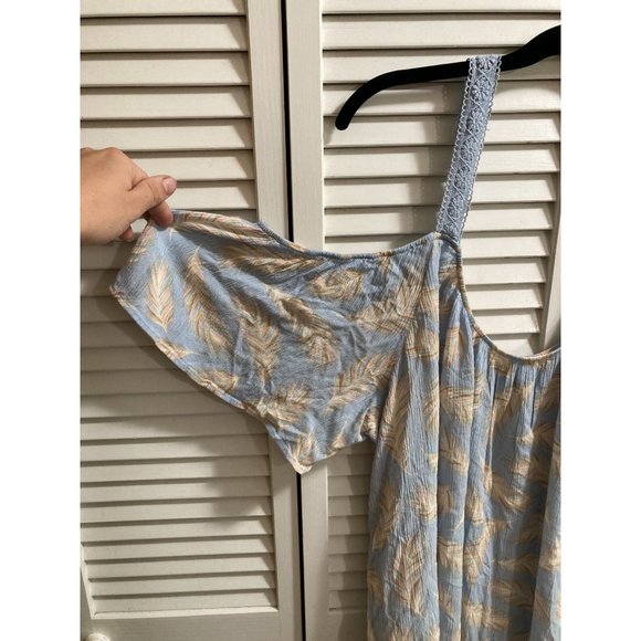Torrid Plus Size Feather Pattern Blue & Tan Gauze Cold Shoulder Top Size 4X - Picture 3 of 7